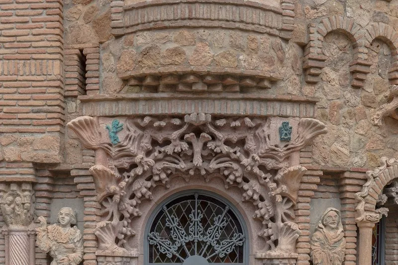 The Gothic rosette doorway of the empty mausoleum